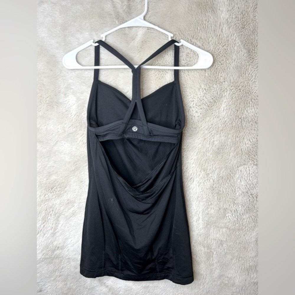 Lululemon tank top with built in bra